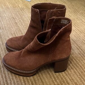 Steve Madden Brown Suede Ankle Booties with Chunky Heel
